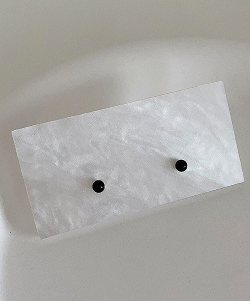 yu-ka（ユーカ）の「YU-KA:カラーボールミニピアス color ball pierce（ピアス（両耳用）・レディース・ブルー/グリーン/ピンク/ブラウン/レッド/ブラック/ベージュ/ネイビー・FREE）」の2枚目の写真