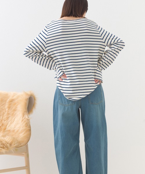 OMNES(オムネス)の「コットン長袖ボーダーTシャツ(Tシャツ/カットソー・レディース・ホワイト×ネイビー/ベージュ×ブラック/ベージュ系その他/ベージュ系その他2/ブラウン系その他/マルチ/ホワイト×ピンク/ベージュ系その他3・MEDIUM)」の15枚目の写真