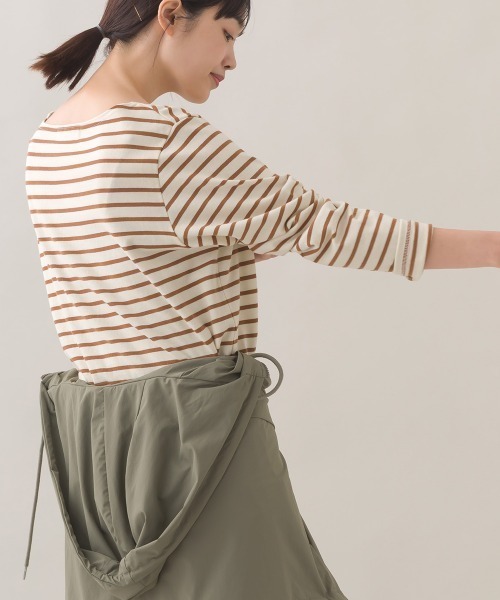 OMNES(オムネス)の「コットン長袖ボーダーTシャツ(Tシャツ/カットソー・レディース・ホワイト×ネイビー/ベージュ×ブラック/ベージュ系その他/ベージュ系その他2/ブラウン系その他/マルチ/ホワイト×ピンク/ベージュ系その他3・MEDIUM)」の17枚目の写真