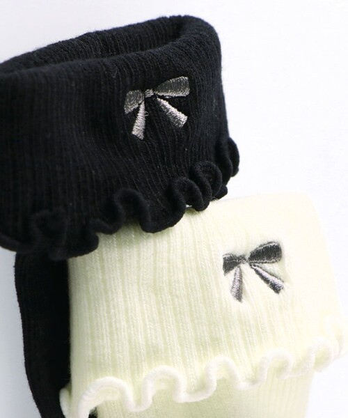 BRANSHES（ブランシェス）の「リボン刺しゅうソックス（ソックス/靴下・キッズ・ブラック/オフホワイト・13-15cm/16-18cm/19-21cm）」の4枚目の写真