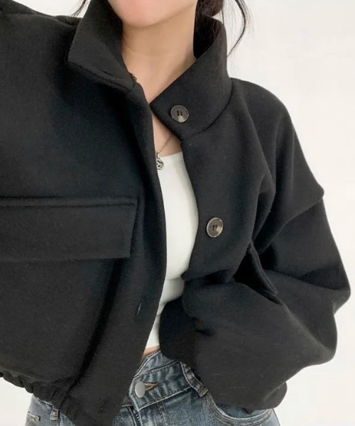 AMELY(エミリー)の「ショート丈 ボリュームスリーブジャケット(その他アウター・レディース・ブラック/ベージュ/グレー・フリー)」の4枚目の写真
