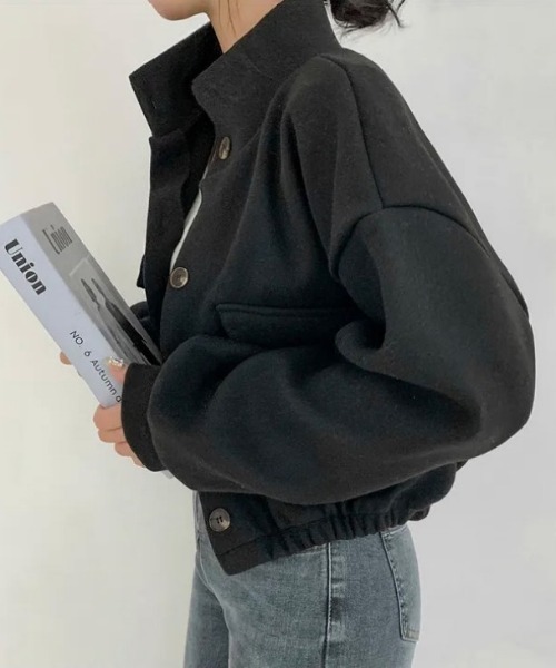 AMELY(エミリー)の「ショート丈 ボリュームスリーブジャケット(その他アウター・レディース・ブラック/ベージュ/グレー・フリー)」の5枚目の写真