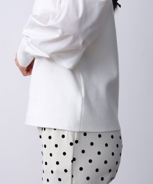 PICCIN PERLA（ピッチンペルラ）の「袖シャーリングニット（ニット/セーター・レディース・オフホワイト/ブラック・M）」の22枚目の写真