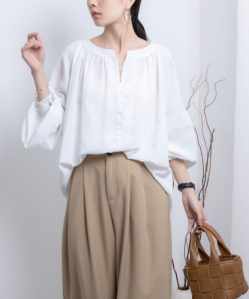 MAISON DE THERESE(メゾン ド テレーズ)の「Vネック ロングスリーブ シャツ(無地)(シャツ/ブラウス・レディース・アイボリー/ホワイト・FREE)」の2枚目の写真