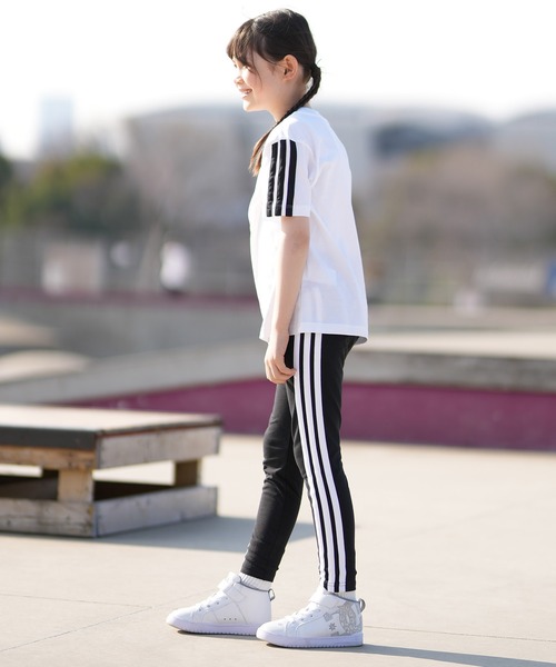adidas（アディダス）の「adidas/アディダス 半袖 Tシャツ キッズ ロゴ スリーストライプス エッセンシャルズ KRG92（Tシャツ/カットソー・キッズ・ブラック×ホワイト/ホワイト×ブラック・130cm/140cm/150cm/160cm）」の14枚目の写真