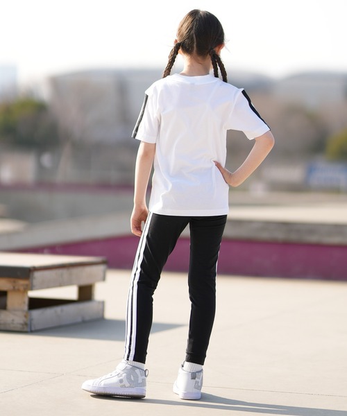adidas（アディダス）の「adidas/アディダス 半袖 Tシャツ キッズ ロゴ スリーストライプス エッセンシャルズ KRG92（Tシャツ/カットソー・キッズ・ブラック×ホワイト/ホワイト×ブラック・130cm/140cm/150cm/160cm）」の15枚目の写真