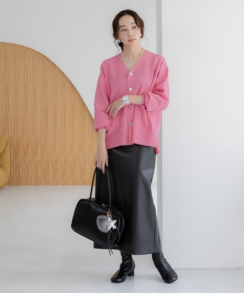 Elura（エルーラ）の「チャーム付きボストン/594279（ボストンバッグ・レディース・キャメル/ダークブラウン/ブラック・FREE）」の4枚目の写真