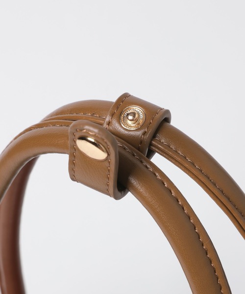 Elura（エルーラ）の「チャーム付きボストン/594279（ボストンバッグ・レディース・キャメル/ダークブラウン/ブラック・FREE）」の20枚目の写真