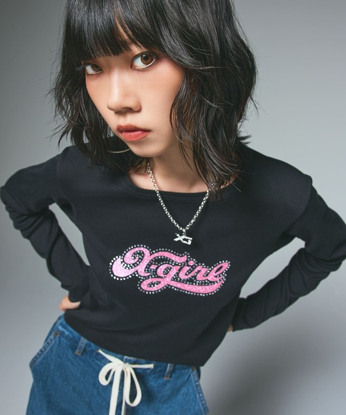 X-girl(エックスガール)の「RHINESTONE AND GLITTER LOGO L/S BABY TEE(Tシャツ/カットソー・レディース・ブラック/オリーブ/ホワイト・S/M)」の4枚目の写真