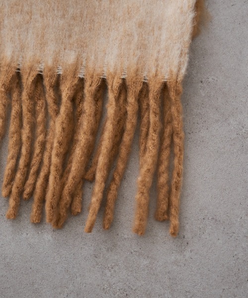 PUAL CE CIN（ピュアルセシン）の「バイカラーメランジマフラー（マフラー・レディース・レッド系/ベージュ系・FREE）」の4枚目の写真