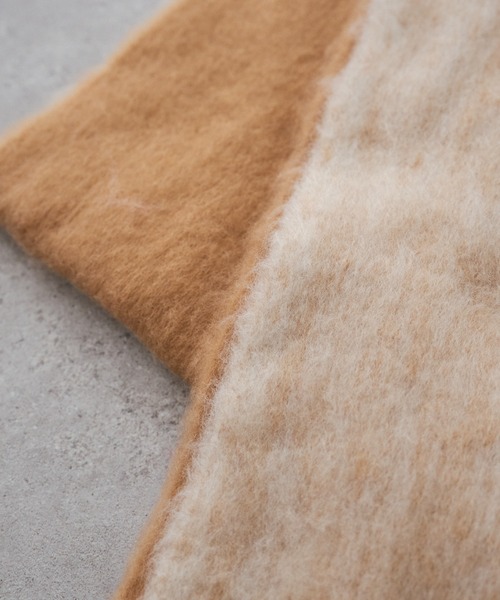 PUAL CE CIN（ピュアルセシン）の「バイカラーメランジマフラー（マフラー・レディース・レッド系/ベージュ系・FREE）」の5枚目の写真