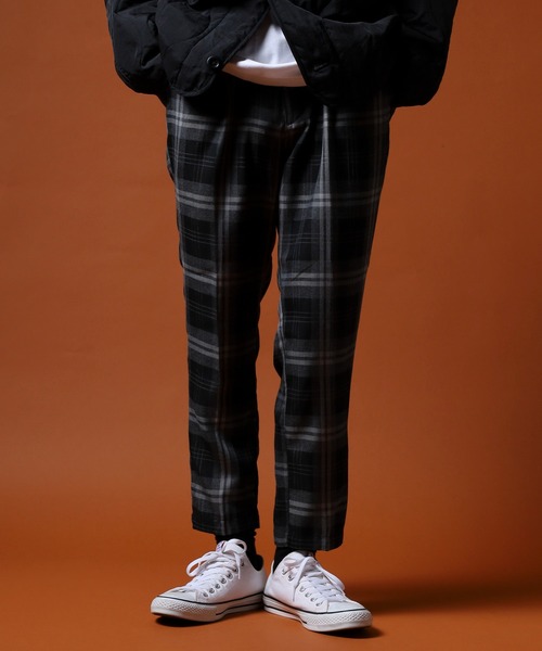 FUNALIVE（ファンアライブ）の「先染めアンクルテーパードチェックパンツ unisex（スラックス・メンズ・ベージュ/ブラウン/カーキ/アイボリー/その他/グレー・M/L）」の11枚目の写真