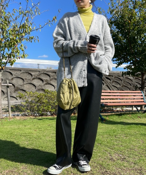 JEANS FACTORY （ジーンズファクトリー）の「[ODDMENT/オッドメント] キルティング巾着ポーチ（ショルダーバッグ・レディース・オリーブ・ONE SIZE）」の2枚目の写真