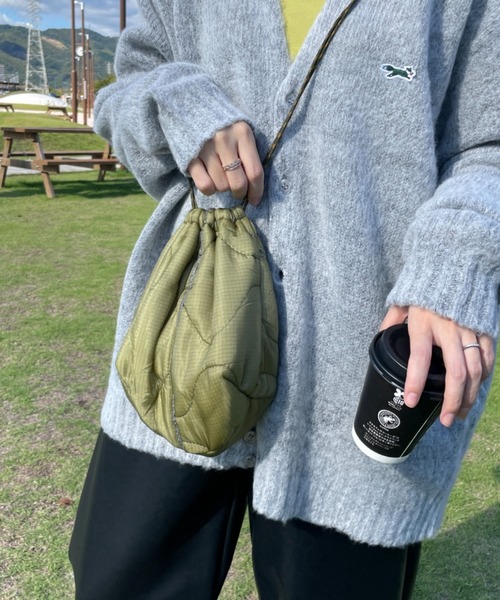 JEANS FACTORY （ジーンズファクトリー）の「[ODDMENT/オッドメント] キルティング巾着ポーチ（ショルダーバッグ・レディース・オリーブ・ONE SIZE）」の7枚目の写真