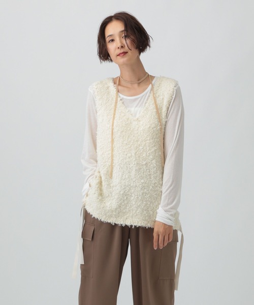 LEPSIM(レプシィム)の「3ゲージレースアップリボンベスト 578285(ベスト・レディース・ブラック/アイボリー・FREE)」の2枚目の写真