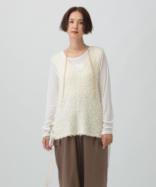 LEPSIM(レプシィム)の「3ゲージレースアップリボンベスト 578285(ベスト・レディース・ブラック/アイボリー・FREE)」の3枚目の写真