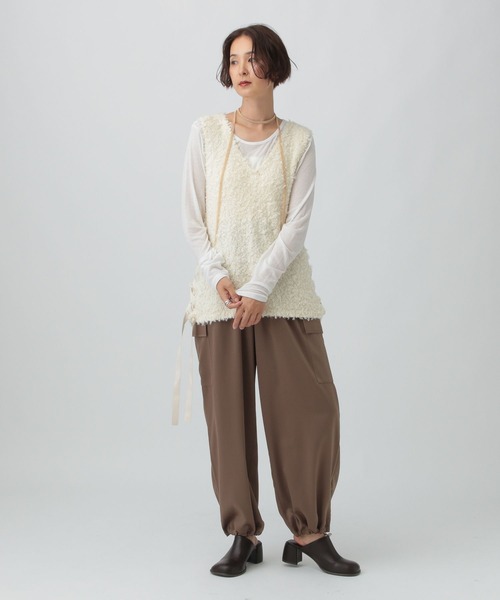 LEPSIM(レプシィム)の「3ゲージレースアップリボンベスト 578285(ベスト・レディース・ブラック/アイボリー・FREE)」の8枚目の写真