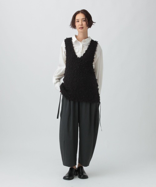 LEPSIM(レプシィム)の「3ゲージレースアップリボンベスト 578285(ベスト・レディース・ブラック/アイボリー・FREE)」の12枚目の写真