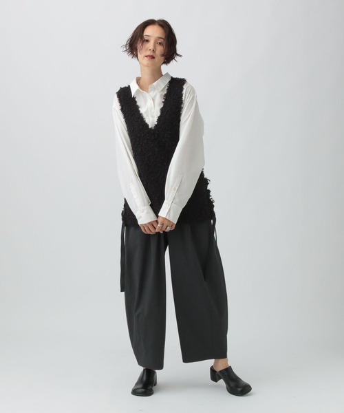 LEPSIM(レプシィム)の「3ゲージレースアップリボンベスト 578285(ベスト・レディース・ブラック/アイボリー・FREE)」の13枚目の写真