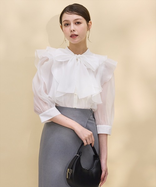 SWINGLE(スウィングル)の「七分袖ボウタイブラウス(シャツ/ブラウス・レディース・アイボリー/サックスブルー/オフホワイト/ピンク・FREE)」の2枚目の写真