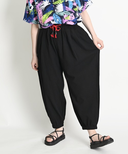 MARAI(マーライ)の「綿麻サルエルパンツ(その他パンツ・レディース・ブラウン/グリーン/ブラック/カーキ/ネイビー・FREE)」の2枚目の写真