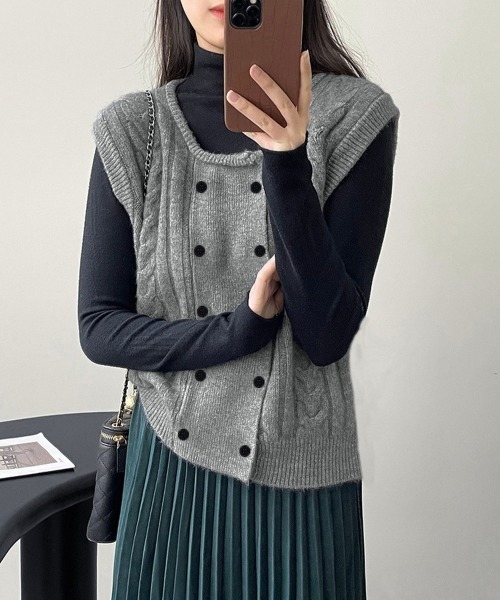 Miniministore(ミニミニストア)の「ケーブル編みニットベスト ダブルブレスト(ベスト・レディース・ブラウン/グレー/ライトブルー/ブラック/ベージュ/ピンク・FREE)」の16枚目の写真