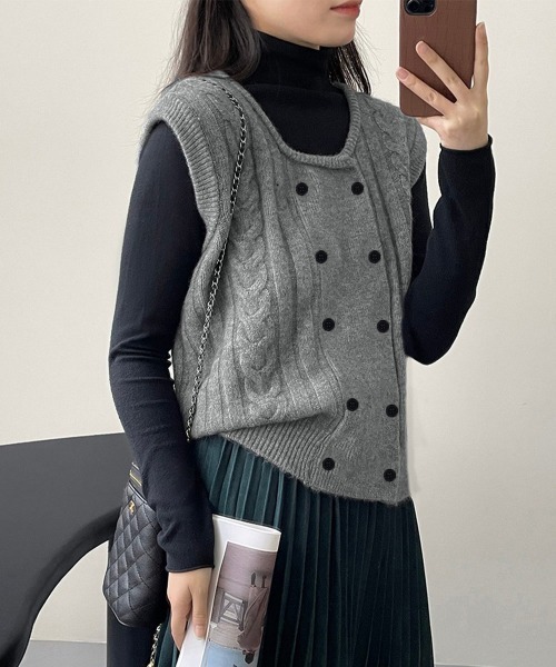 Miniministore(ミニミニストア)の「ケーブル編みニットベスト ダブルブレスト(ベスト・レディース・ブラウン/グレー/ライトブルー/ブラック/ベージュ/ピンク・FREE)」の17枚目の写真