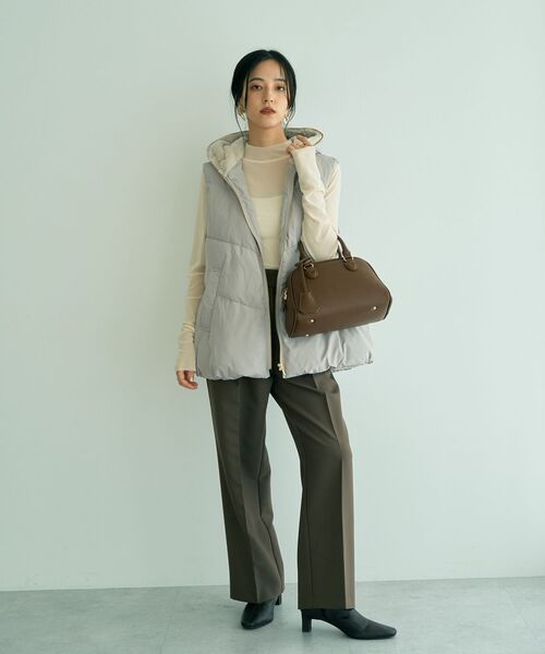 YECCA VECCA（イェッカヴェッカ）の「中綿フーディージレ（ベスト・レディース・ブラウン/ブラック/グレイッシュベージュ・FREE）」の15枚目の写真