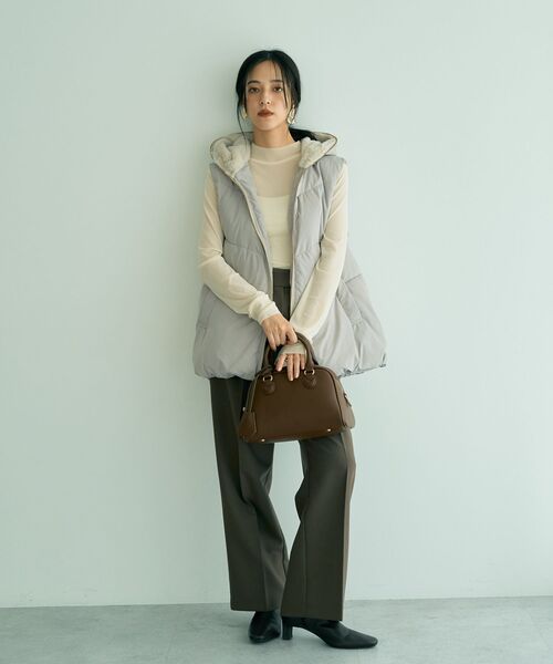 YECCA VECCA（イェッカヴェッカ）の「中綿フーディージレ（ベスト・レディース・ブラウン/ブラック/グレイッシュベージュ・FREE）」の16枚目の写真