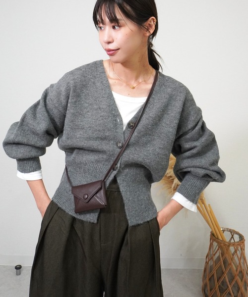 gossara(ゴサラ)の「アルパカタッチVネックCD(カーディガン/ボレロ・レディース・ベージュ/チャコール/アイボリー・FREE)」の2枚目の写真