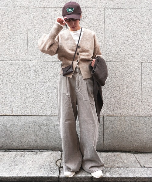 gossara(ゴサラ)の「アルパカタッチVネックCD(カーディガン/ボレロ・レディース・ベージュ/チャコール/アイボリー・FREE)」の13枚目の写真