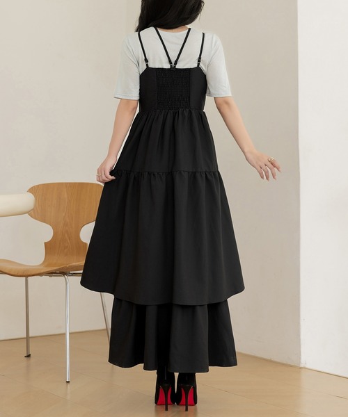 DAY CLOSET（デイ クローゼット）の「【肩紐アジャスター調節可/ロング丈/バックシャーリング】ストラッピーティアードフリルキャミワンピース レディース（ワンピース・レディース・ライトベージュ/ブラック・L/M）」の4枚目の写真