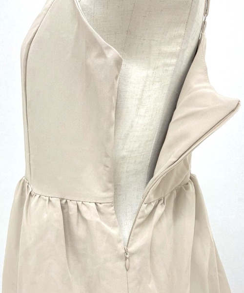 DAY CLOSET（デイ クローゼット）の「【肩紐アジャスター調節可/ロング丈/バックシャーリング】ストラッピーティアードフリルキャミワンピース レディース（ワンピース・レディース・ライトベージュ/ブラック・L/M）」の13枚目の写真