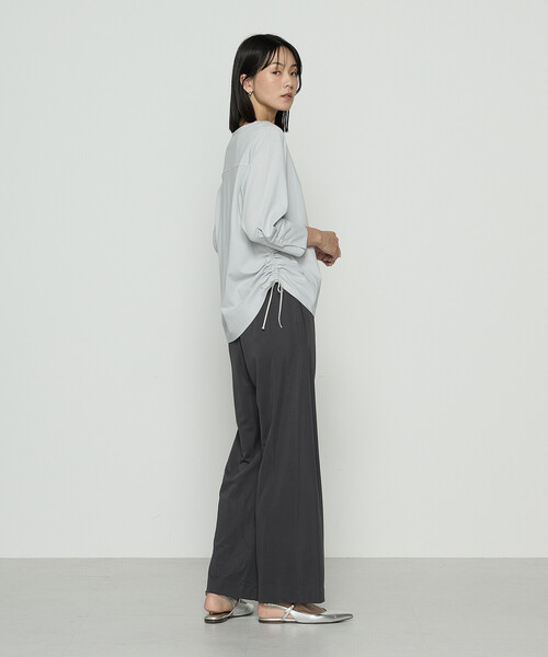 Gabardine K.T(ギャバジンケーティー)の「80/-ポンチ ブラウス見えプルオーバー(Tシャツ/カットソー・レディース・ライトベージュ/ブラック/チャコール/ライトグレー・9号)」の6枚目の写真