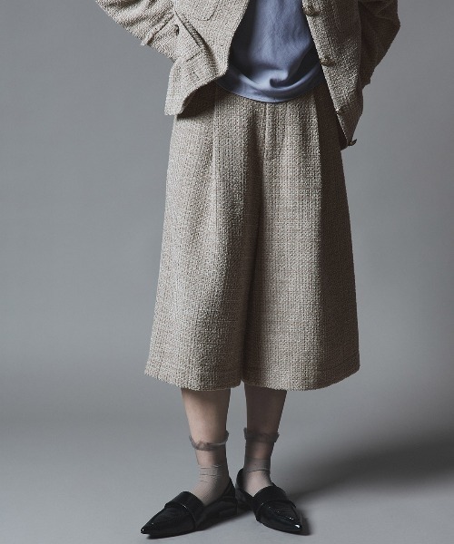 W:Huku（フーク）の「ウールミックス ツイード バミューダ パンツ / Wool-Blend Tweed Bermuda Shorts（その他パンツ・レディース・ライトグレー/ブラウン/ブラック・FREE）」の20枚目の写真