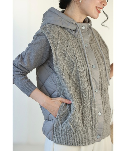 ニットと中綿キルティングの異素材組み合わせベスト