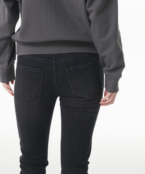 MUSINSA STANDARD WOMAN（ムシンサスタンダードウーマン）の「ウィメンズスキニーデニムパンツ[ブラック]（デニムパンツ・レディース・その他・30/24/25/26/27/28/29）」の7枚目の写真
