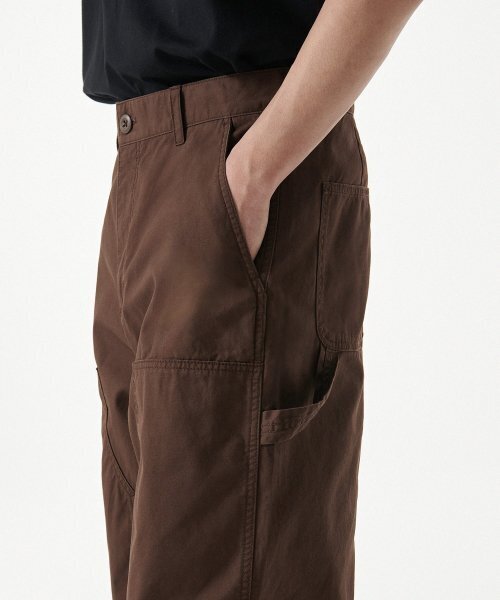 MUSINSA STANDARD（ムシンサスタンダード）の「ダブルニーカーペンターパンツ [バロックブラウン]（その他パンツ・メンズ・その他・28/29/34/32/30/31/33/27/38）」の4枚目の写真