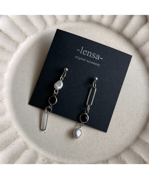 tone（トーン）の「【-lensa-】淡水パールのアシメピアス(MA)（ピアス（両耳用）・レディース・シルバー・FREE）」の2枚目の写真