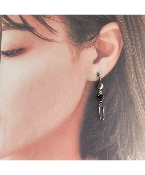 tone（トーン）の「【-lensa-】淡水パールのアシメピアス(MA)（ピアス（両耳用）・レディース・シルバー・FREE）」の5枚目の写真