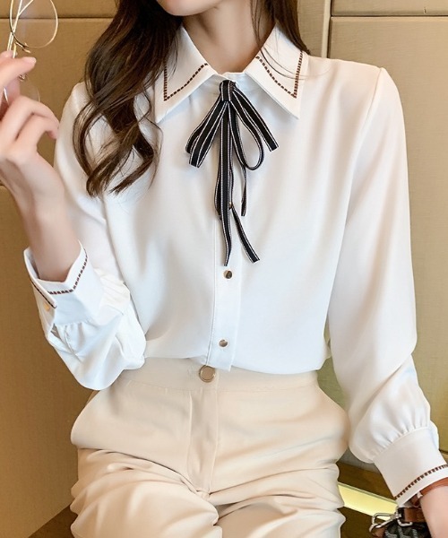 yuue' ( wear )(ユーイ)の「リボン付きステッチデザインボウタイシャツブラウス(シャツ/ブラウス・レディース・ホワイト/ブルー・FREE)」の2枚目の写真