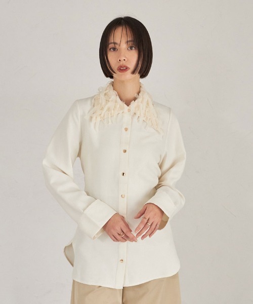 ARVELLIA(アルベリア)の「FRINGE COLLAR SHIRT(シャツ/ブラウス・レディース・アイボリー/ブラック・M)」の1枚目の写真