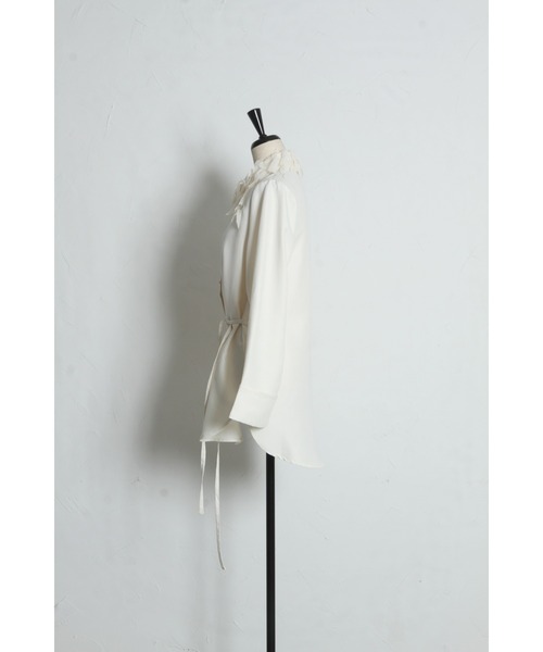 ARVELLIA(アルベリア)の「FRINGE COLLAR SHIRT(シャツ/ブラウス・レディース・アイボリー/ブラック・M)」の22枚目の写真