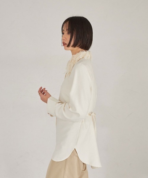 ARVELLIA(アルベリア)の「FRINGE COLLAR SHIRT(シャツ/ブラウス・レディース・アイボリー/ブラック・M)」の17枚目の写真