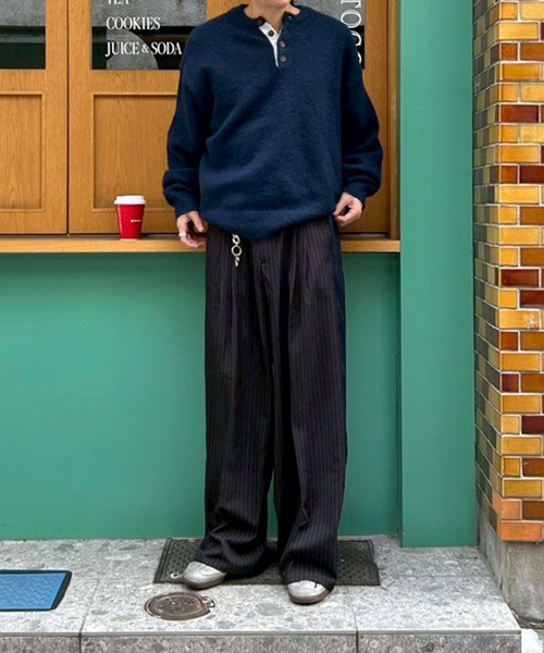 UNDERSTATEMENTs（アンダーステイトメント）の「【ユニセックス】配色ヘンリーネックニット（ニット/セーター・メンズ・レッド/ネイビー・MEDIUM/LARGE）」の8枚目の写真