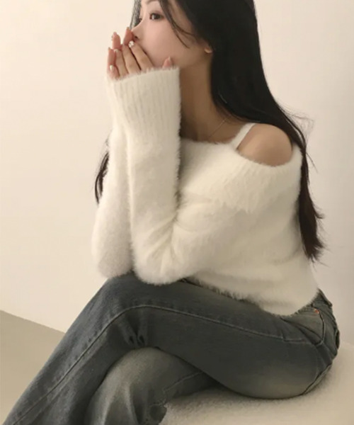 VIVID LADY(ビビッドレディー)の「オフショルダー シャギーニットトップス(ニット/セーター・レディース・ブラック/ピンク/アイボリー・FREE)」の4枚目の写真