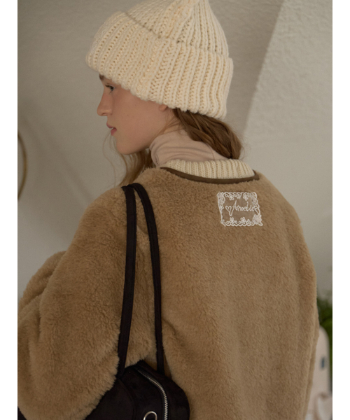 ANOETIC(アノエティック)の「COZY FAKE FUR JACKET_BROWN(ムートンコート・レディース・ブラウン・FREE)」の2枚目の写真