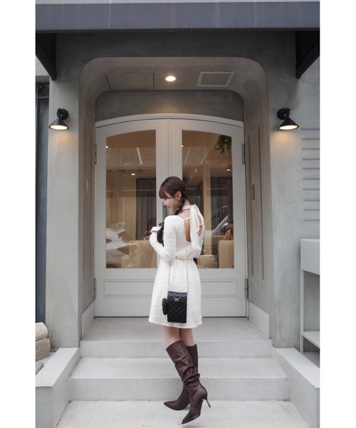 MISTREASS(ミストレアス)の「Ripple Back Open Mini Dress With Tie(ワンピース・レディース・ブラック/アイボリー・FREE)」の16枚目の写真