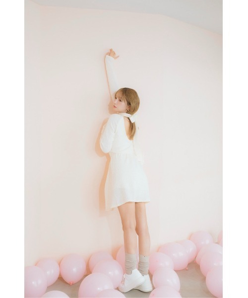 MISTREASS(ミストレアス)の「Ripple Back Open Mini Dress With Tie(ワンピース・レディース・ブラック/アイボリー・FREE)」の22枚目の写真