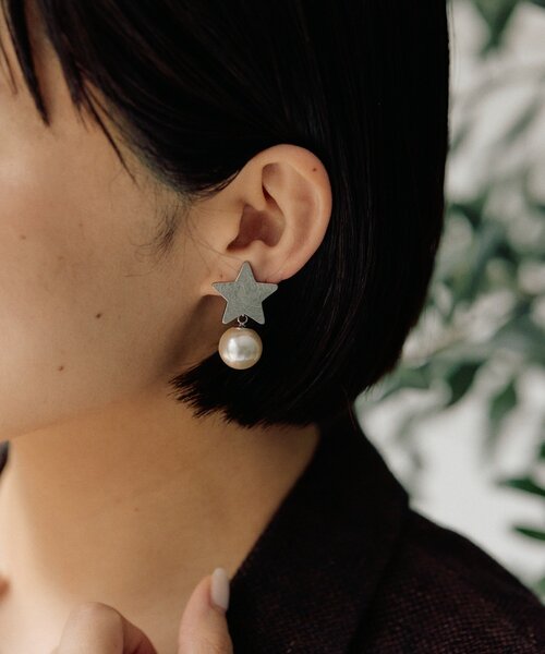 ear PAPILLONNER（イアパピヨネ）の「サティーナスターイヤリング（イヤリング・レディース・シルバー・FREE）」の5枚目の写真